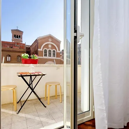 Laterano House *